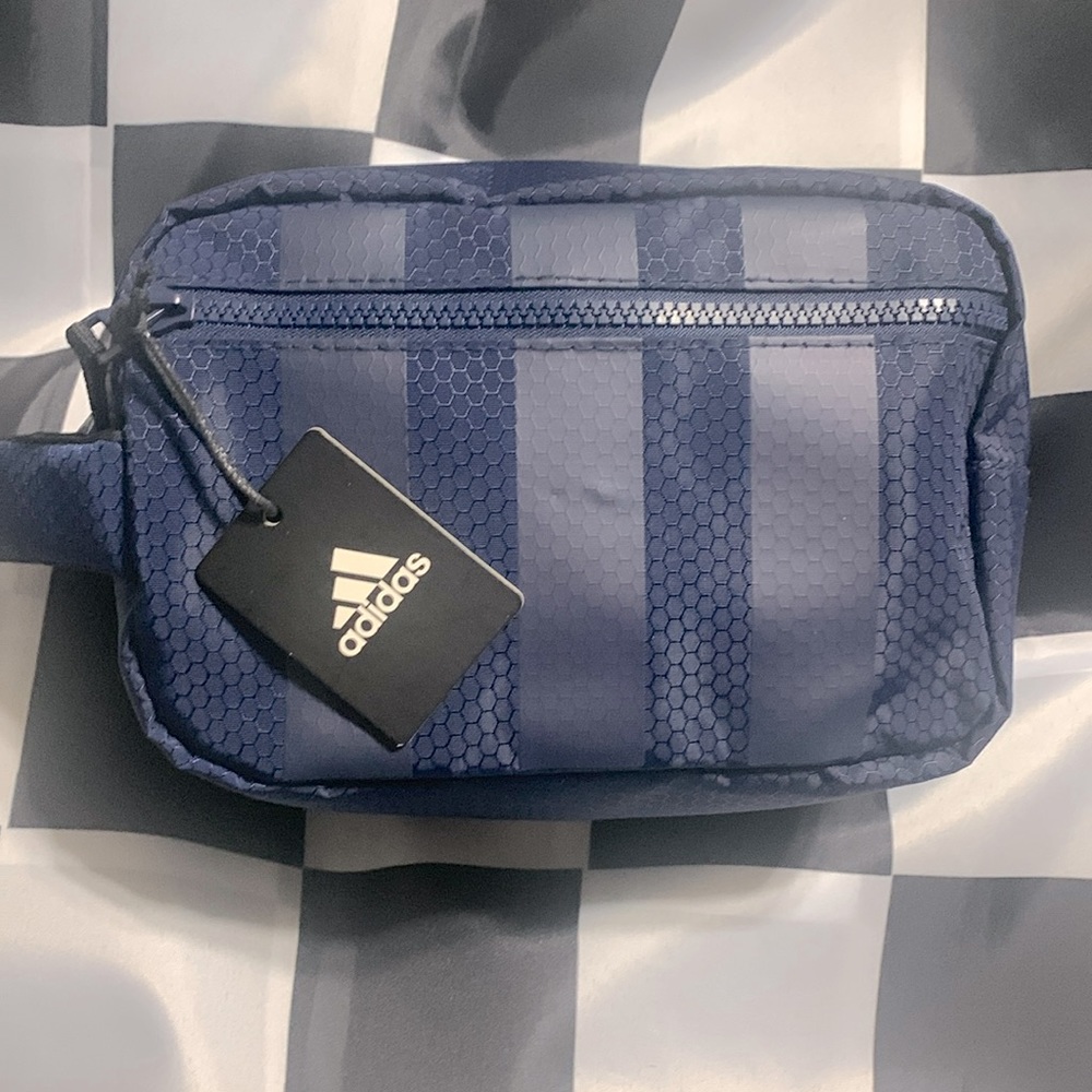 Men’s Adidas Travel Shaving Kit In Navy Blue